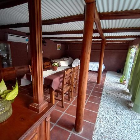 Casa Sol Y Sierras A 500 Metros Del Centro Villa Alta Gracia Eksteriør billede